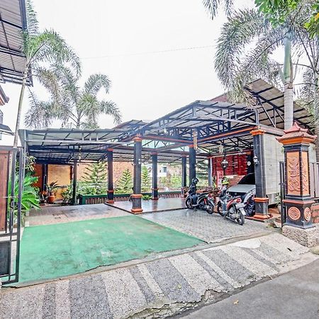 Spot On 91337 Pandu Homestay Klaten Wonogiri エクステリア 写真