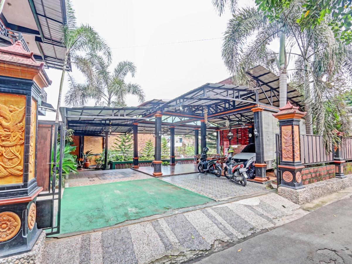 Spot On 91337 Pandu Homestay Klaten Wonogiri エクステリア 写真